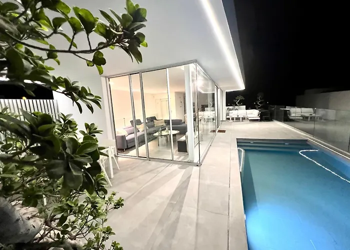 Veiga With Heated Pool * カジャオ・サルバヘ